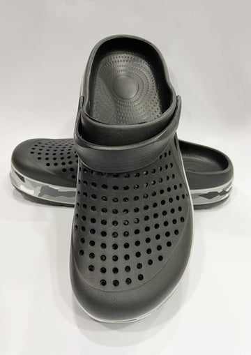Men medical clogs in Pakistan